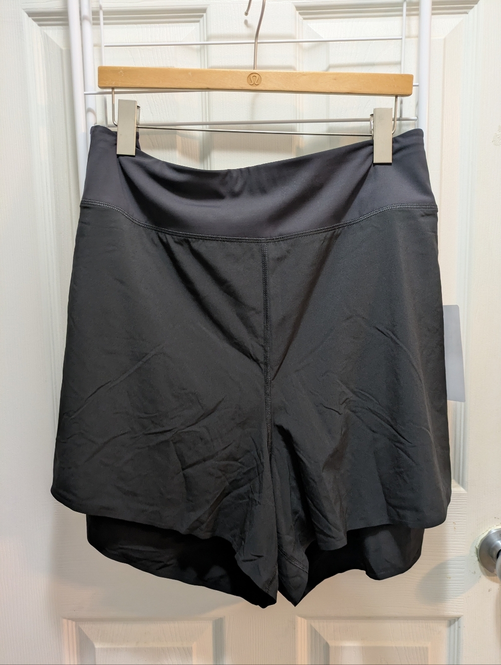 NWT Athleta Run With It 3.5"Short